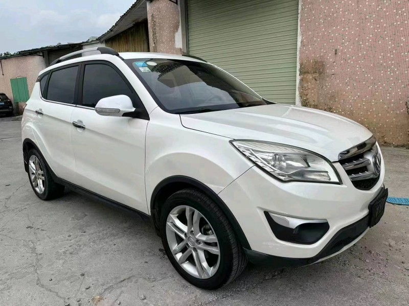 深圳15年长安汽车CS352