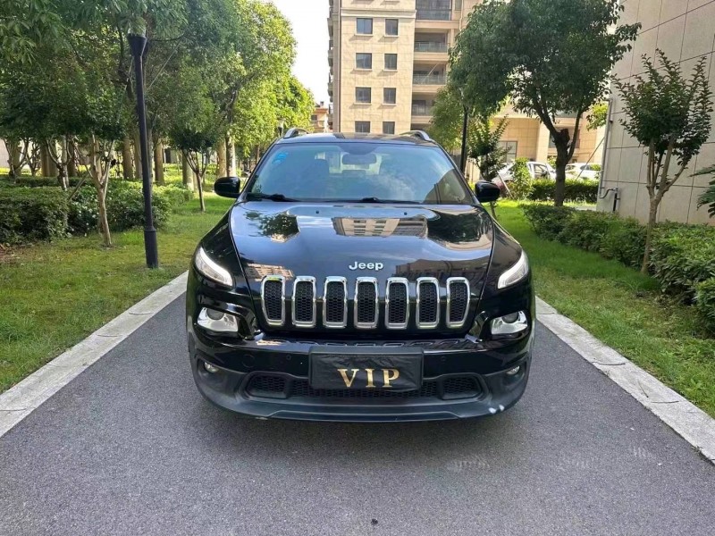 臺州16年Jeep自由光1