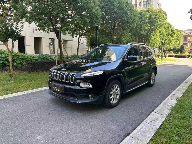 臺州16年Jeep自由光3