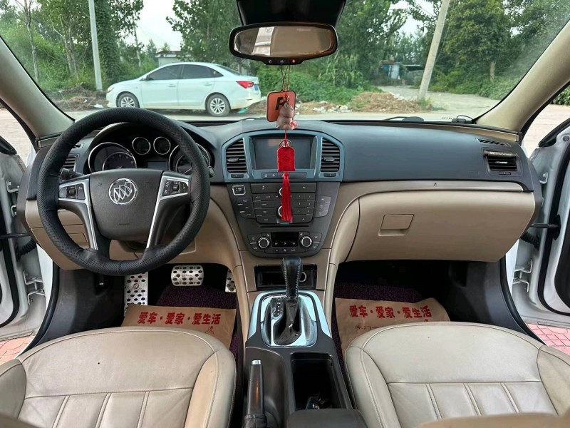 徐州12年别克君威5