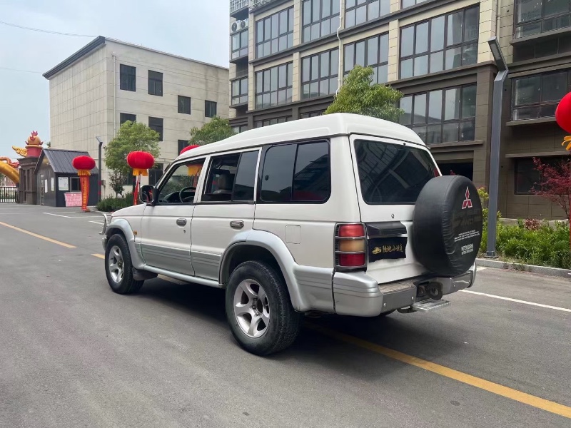 徐州12年獵豹汽車黑金剛8