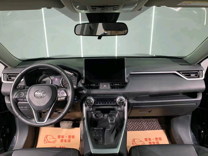 成都21年丰田威兰达5