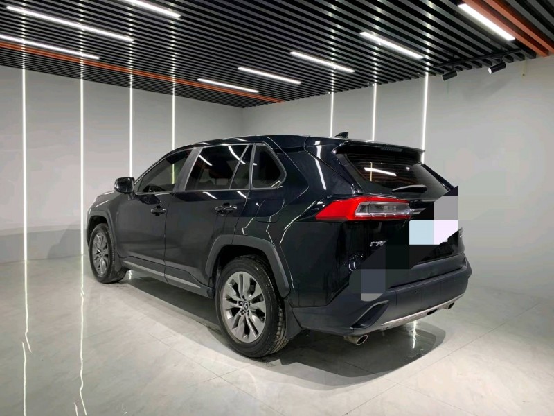 成都21年丰田威兰达7