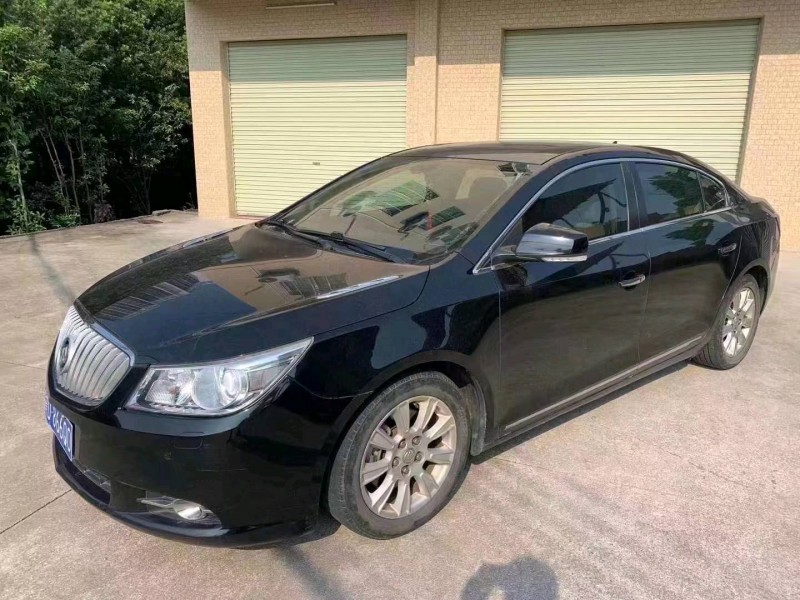 汕头13年别克君越8