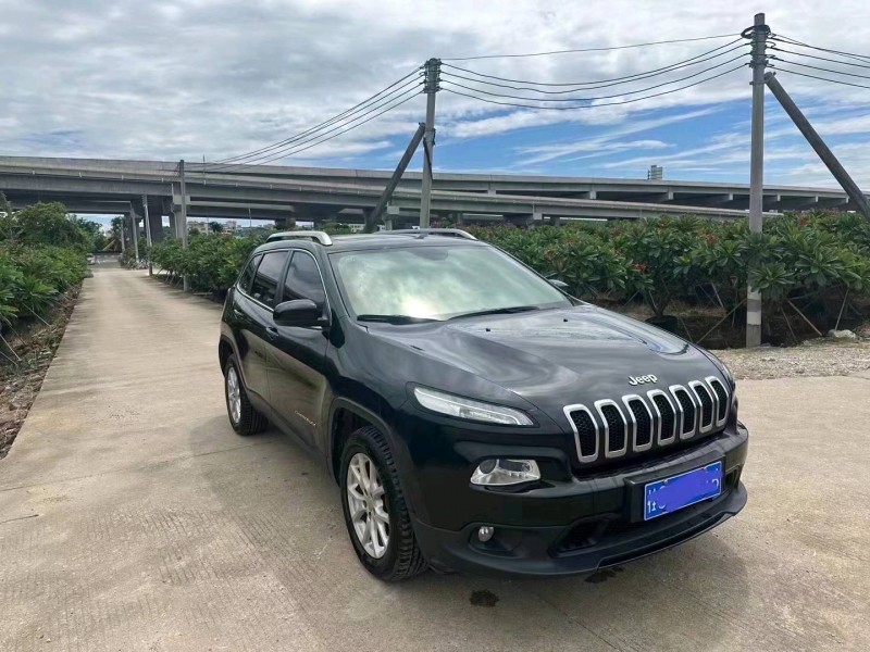 珠海16年Jeep自由光2