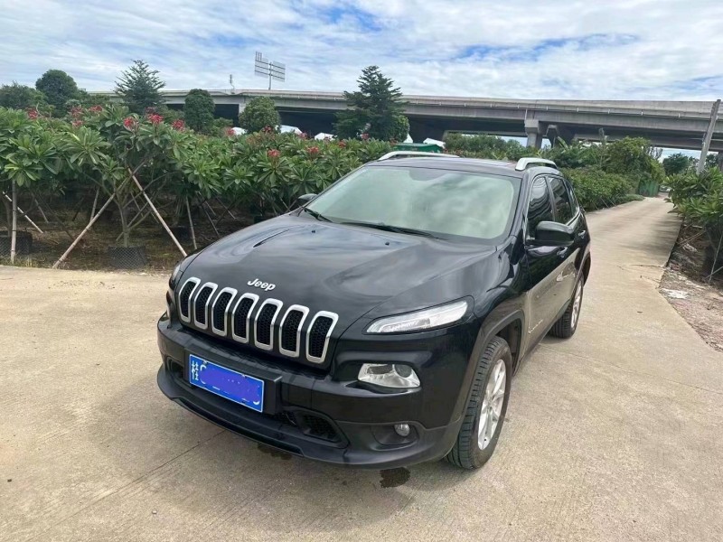 珠海16年Jeep自由光3