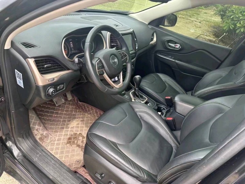 珠海16年Jeep自由光4