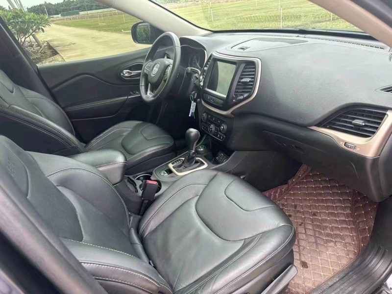 珠海16年Jeep自由光7