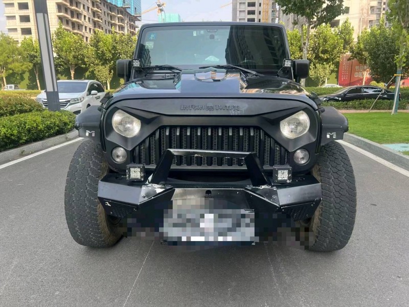 枣庄18年Jeep牧马人1