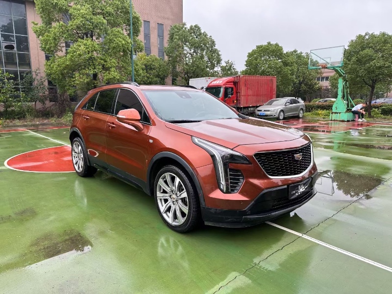 襄陽18年凱迪拉克XT44