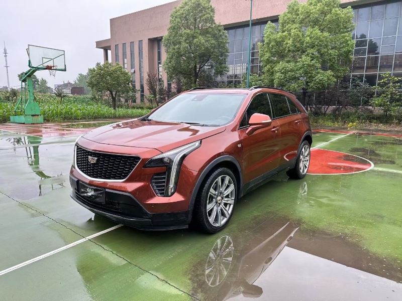 襄陽18年凱迪拉克XT49