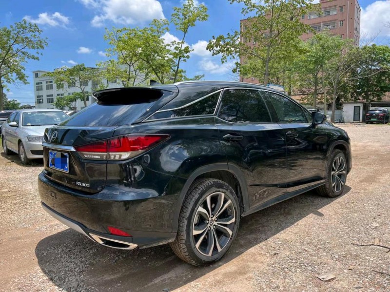 广州21年雷克萨斯RX8