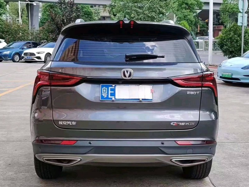 汕头23年长安汽车CS757