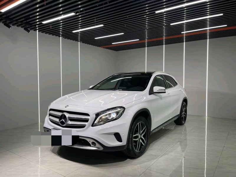 成都16年奔驰GLA3