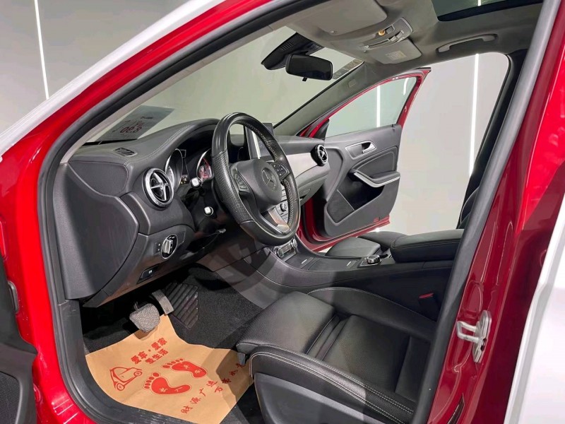 成都16年奔驰GLA4