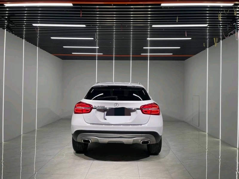 成都16年奔驰GLA9