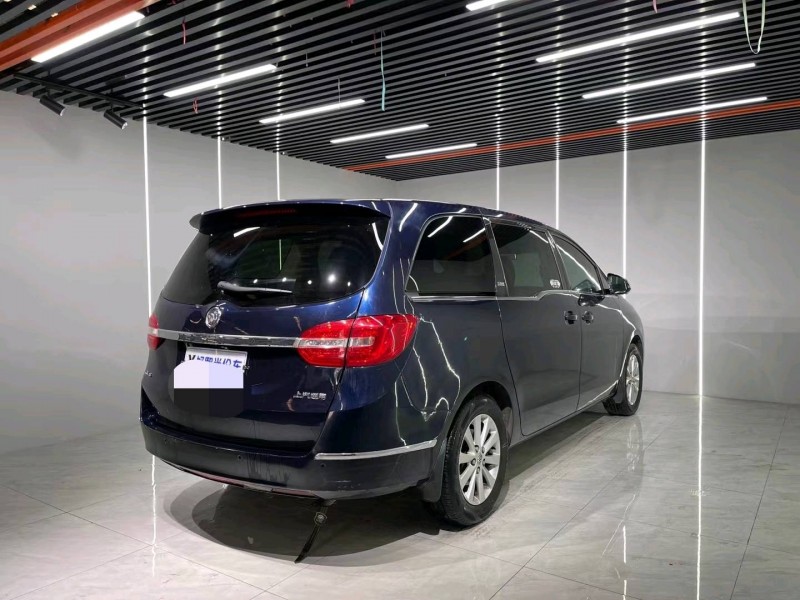 成都16年别克GL86