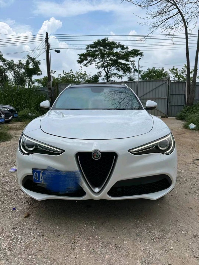 广州18年阿尔法·罗密欧Stelvio1