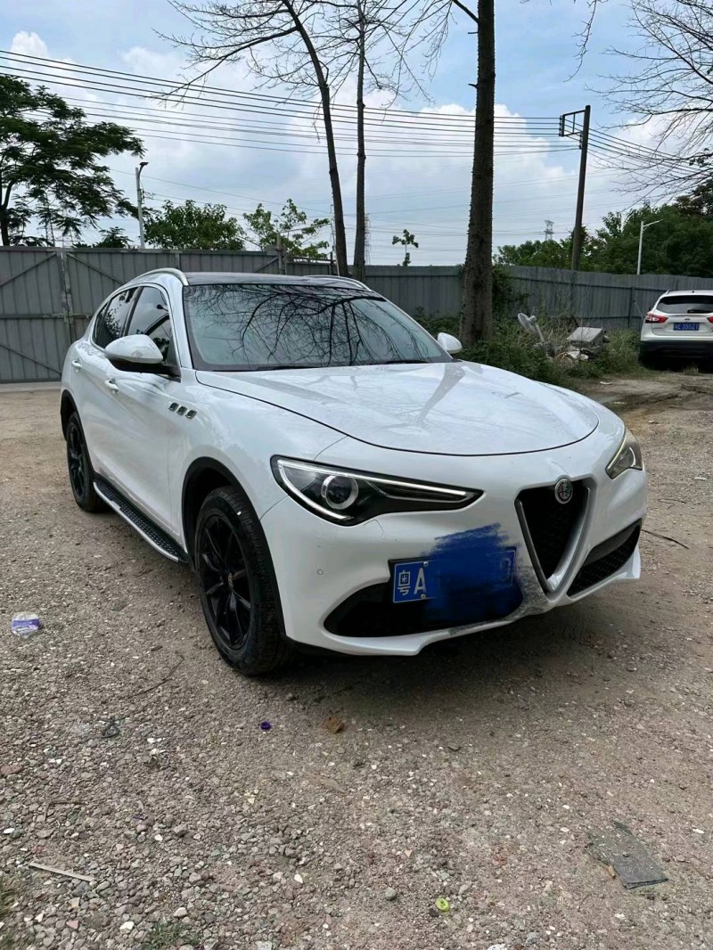 广州18年阿尔法·罗密欧Stelvio2