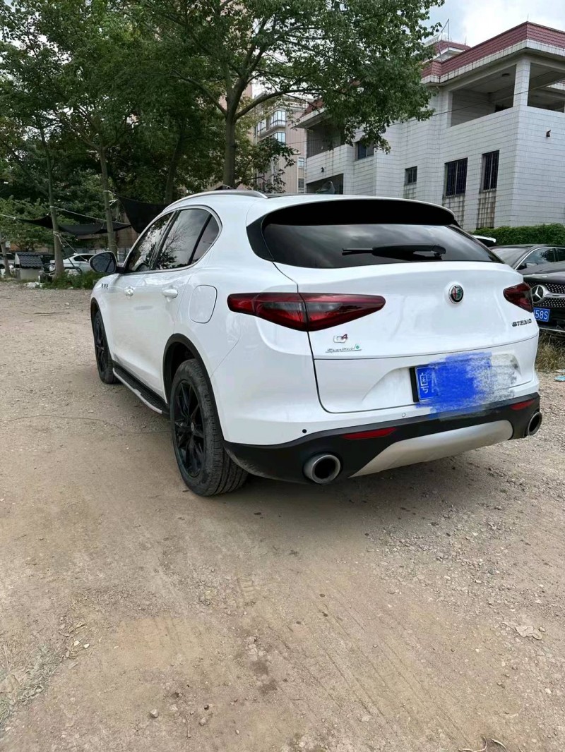 广州18年阿尔法·罗密欧Stelvio8
