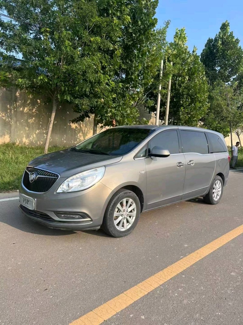 邢台17年别克GL82