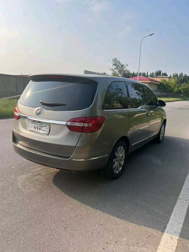 邢台17年别克GL84