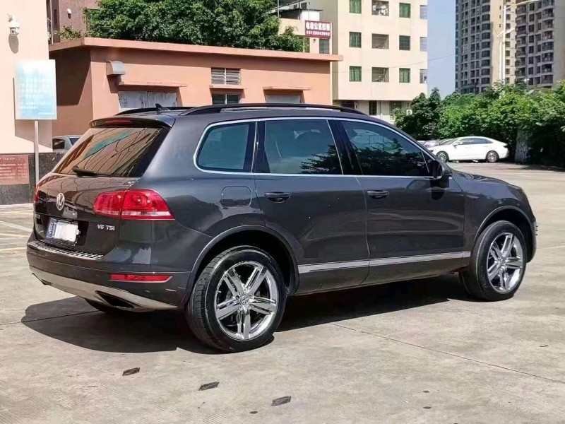 珠海12年大众途锐7