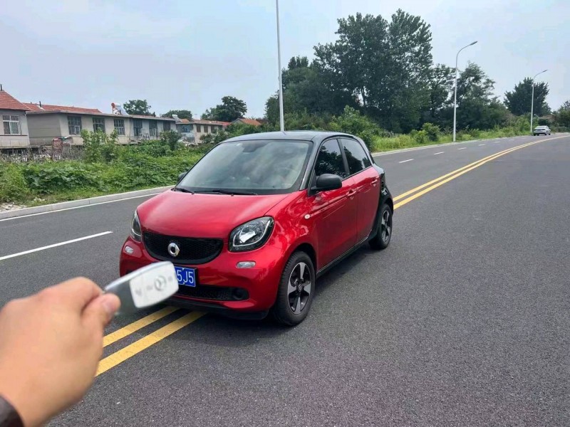 青岛18年奔驰smart1