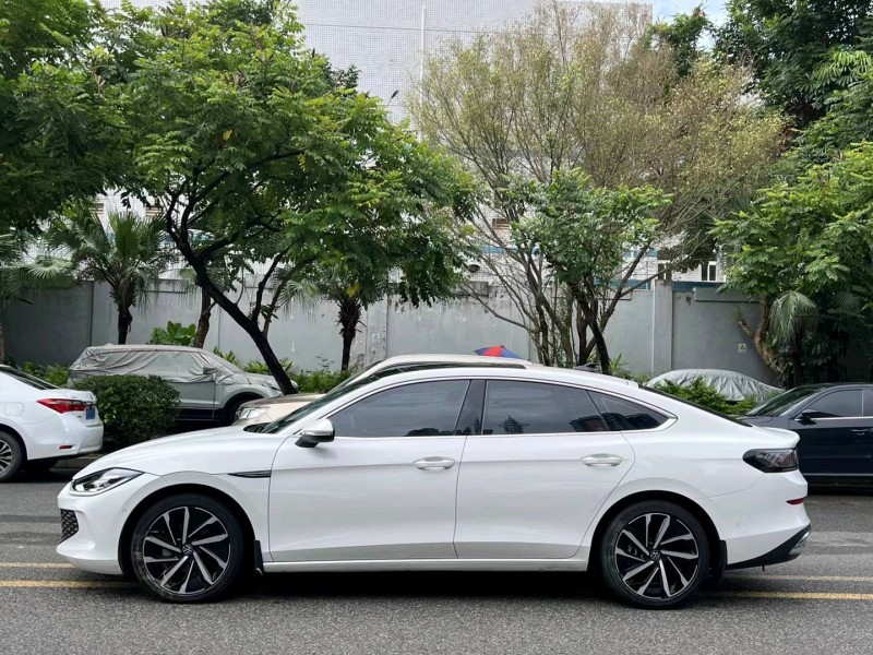 深圳22年大众凌渡8