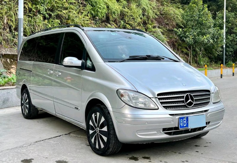 深圳10年奔驰唯雅诺2