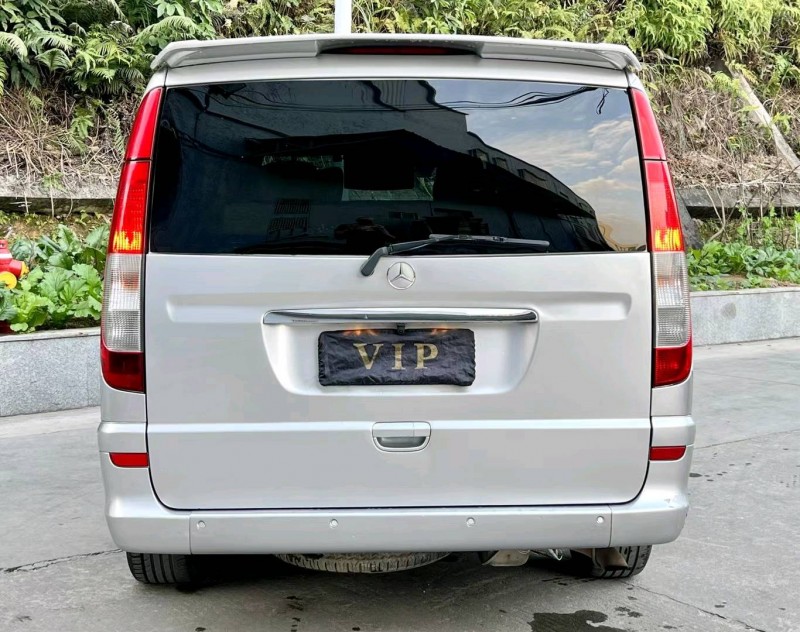 深圳10年奔驰唯雅诺9