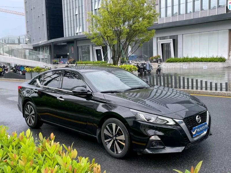 深圳21年日产天籁3