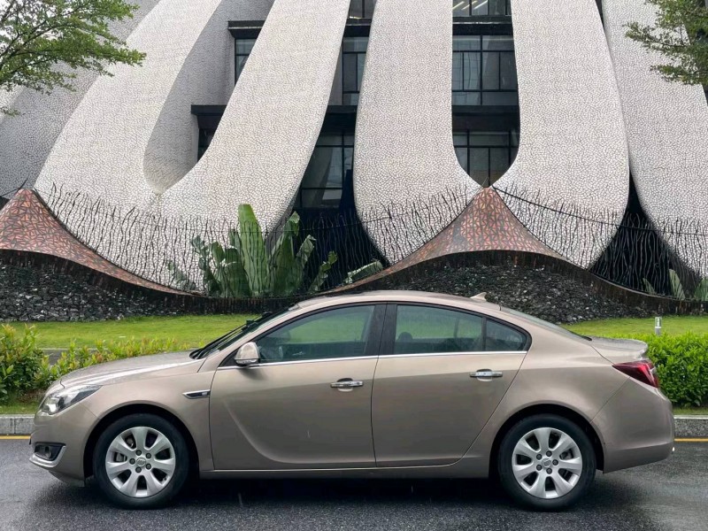 深圳15年别克君威8