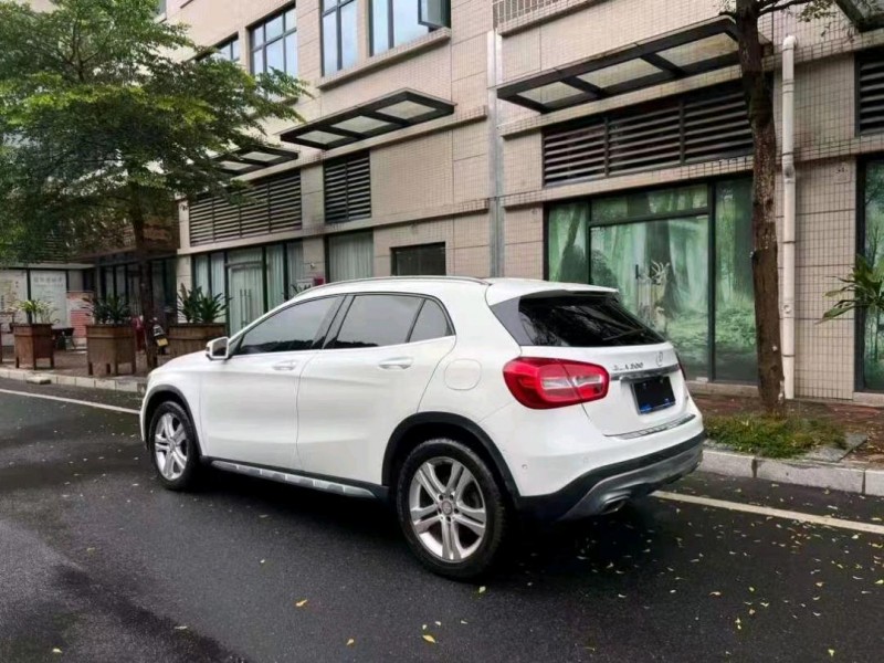 珠海15年奔驰GLA9