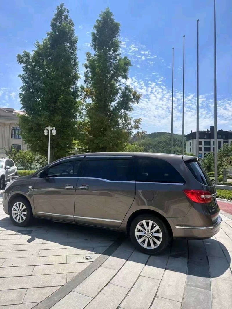 枣庄17年别克GL88