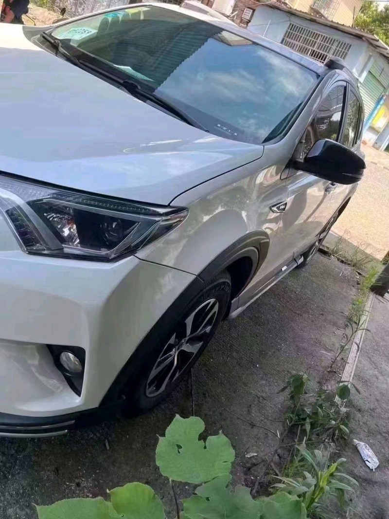 衡阳18年丰田RAV48