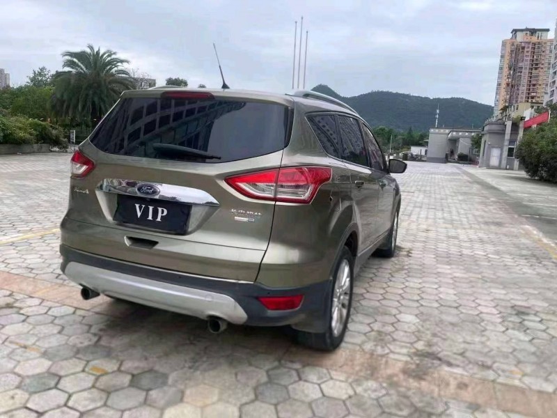 重庆15年福特翼虎5