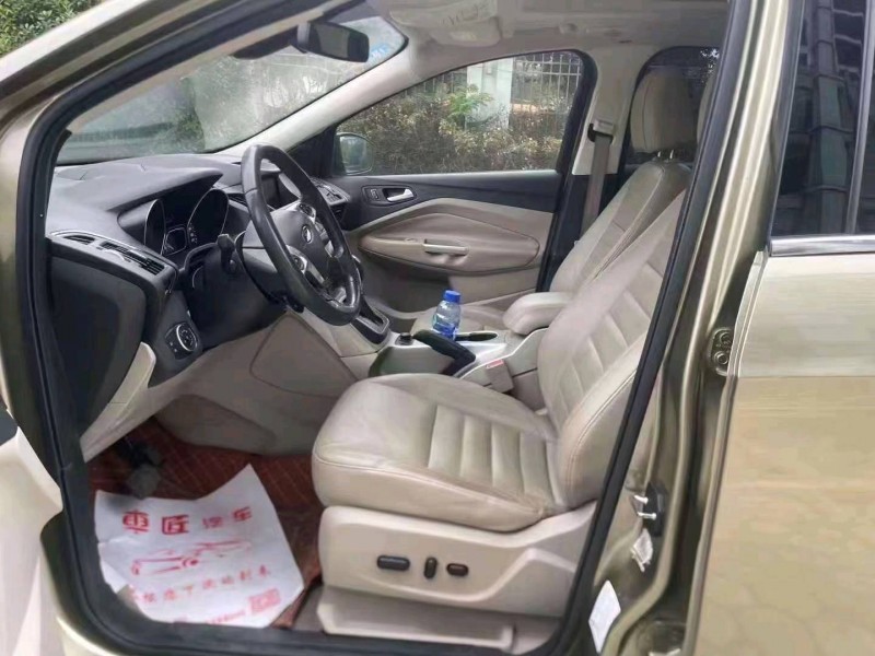 重庆15年福特翼虎9