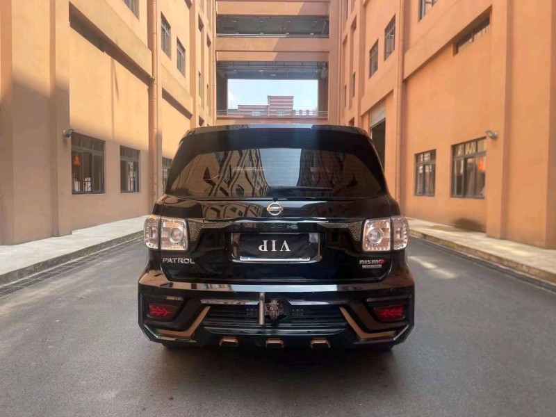 重庆18年日产途乐6