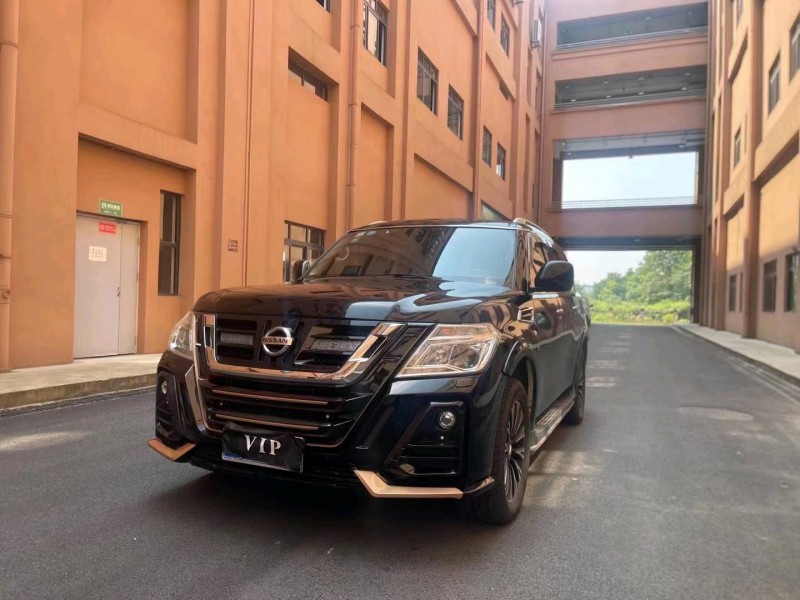 重庆18年日产途乐8