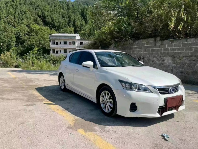 重庆12年雷克萨斯CT3