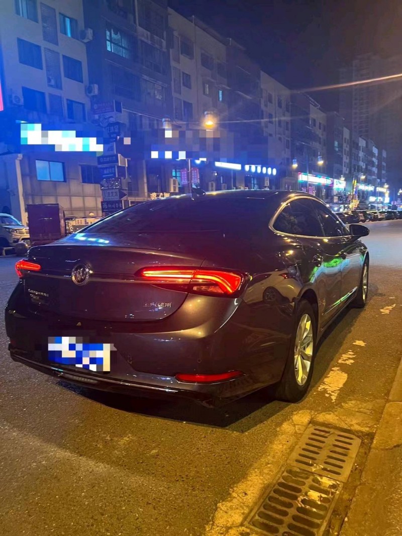 重庆21年别克君越2