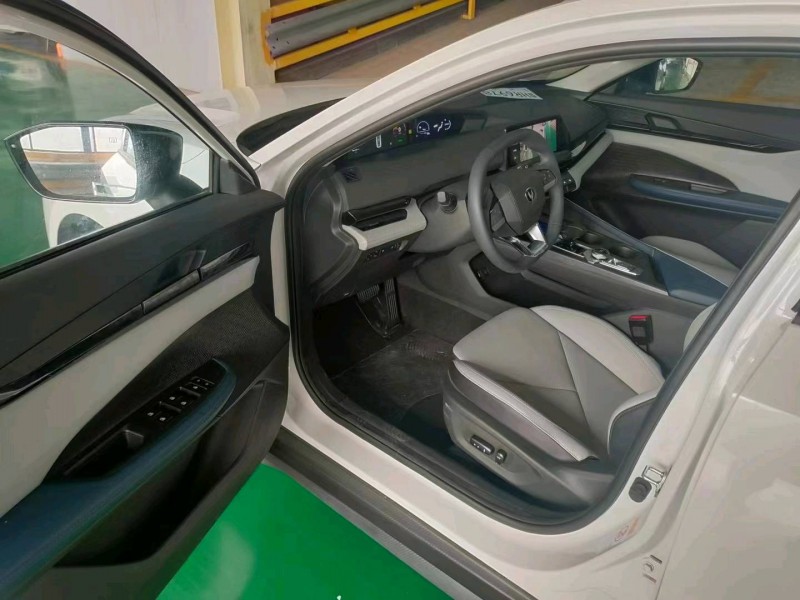 枣庄23年长安汽车UNI-V2