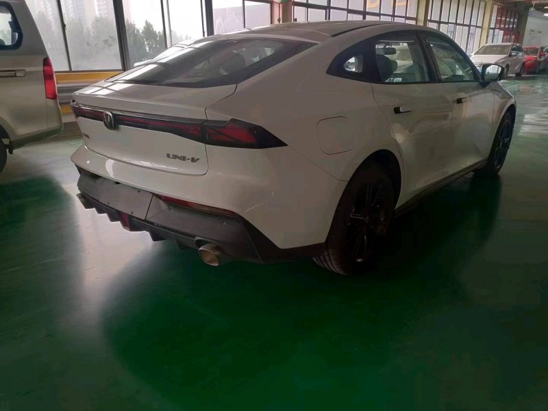 枣庄23年长安汽车UNI-V6