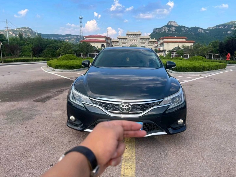 济南14年丰田锐志1