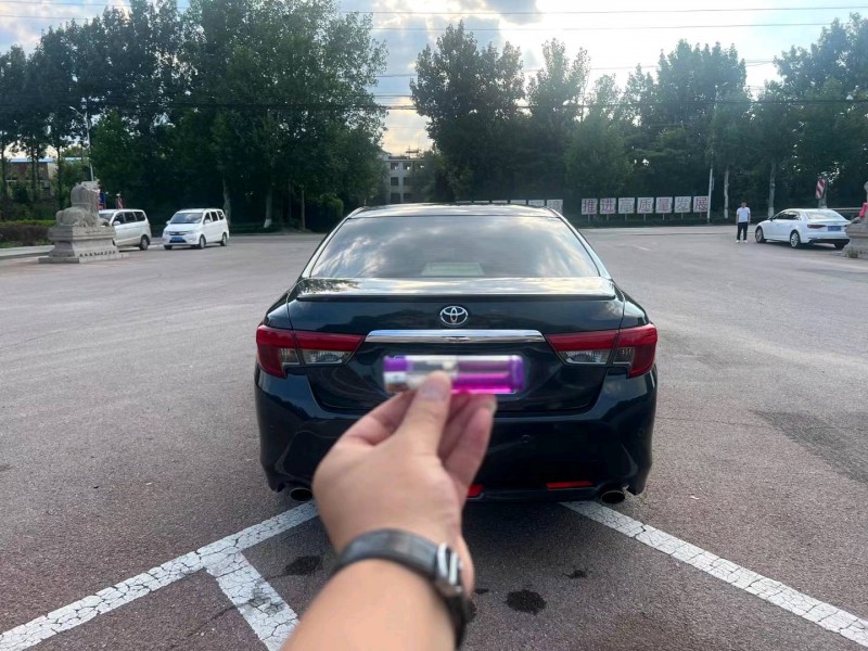 济南14年丰田锐志9