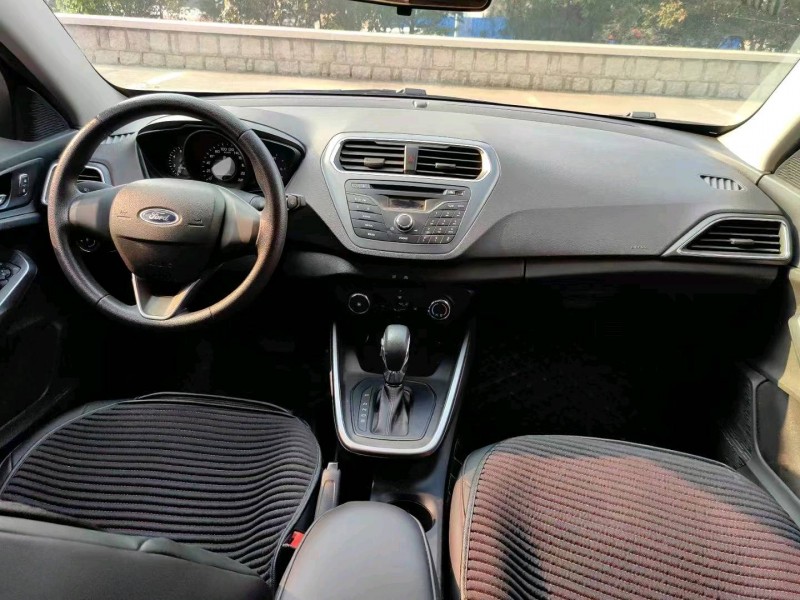 枣庄19年福特福睿斯7