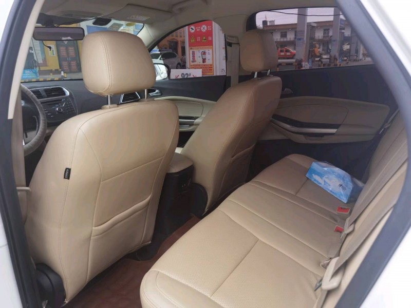 保定18年福特福睿斯7