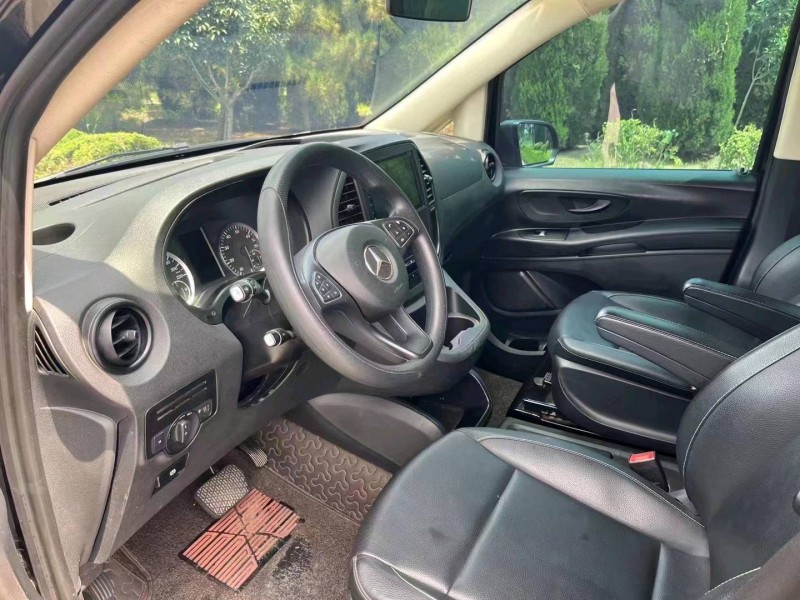 枣庄18年奔驰威霆8