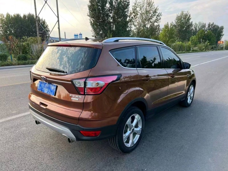 东营17年福特翼虎4